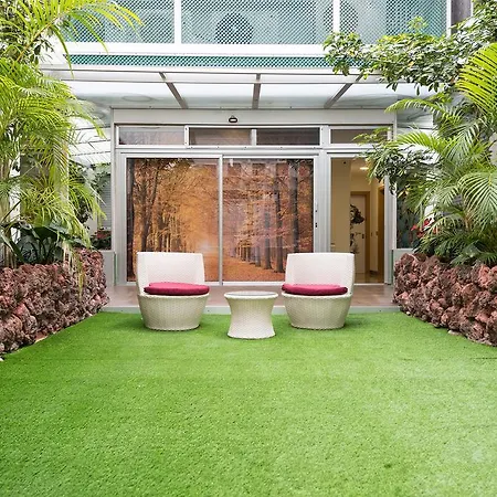 Garden Loft Picasso Apartment